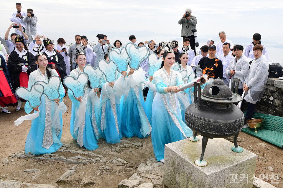 제4357주년 개천대제, 마니산 참성단서 봉행…부산으로 전국체전 성화 채화
